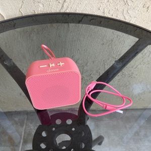 NWOT Sonix Bluetooth Speaker